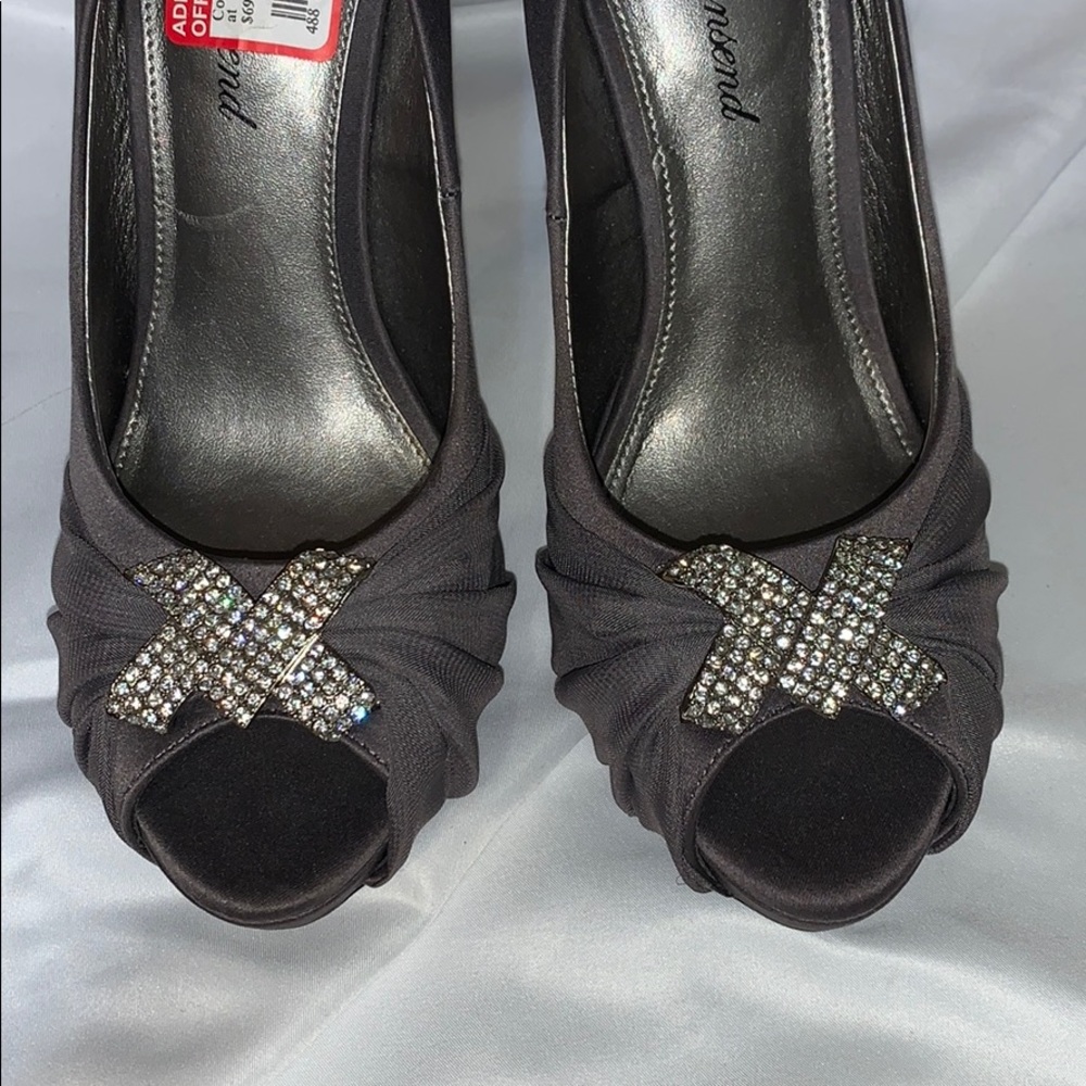 Gray hi heels - Picture 3 of 8
